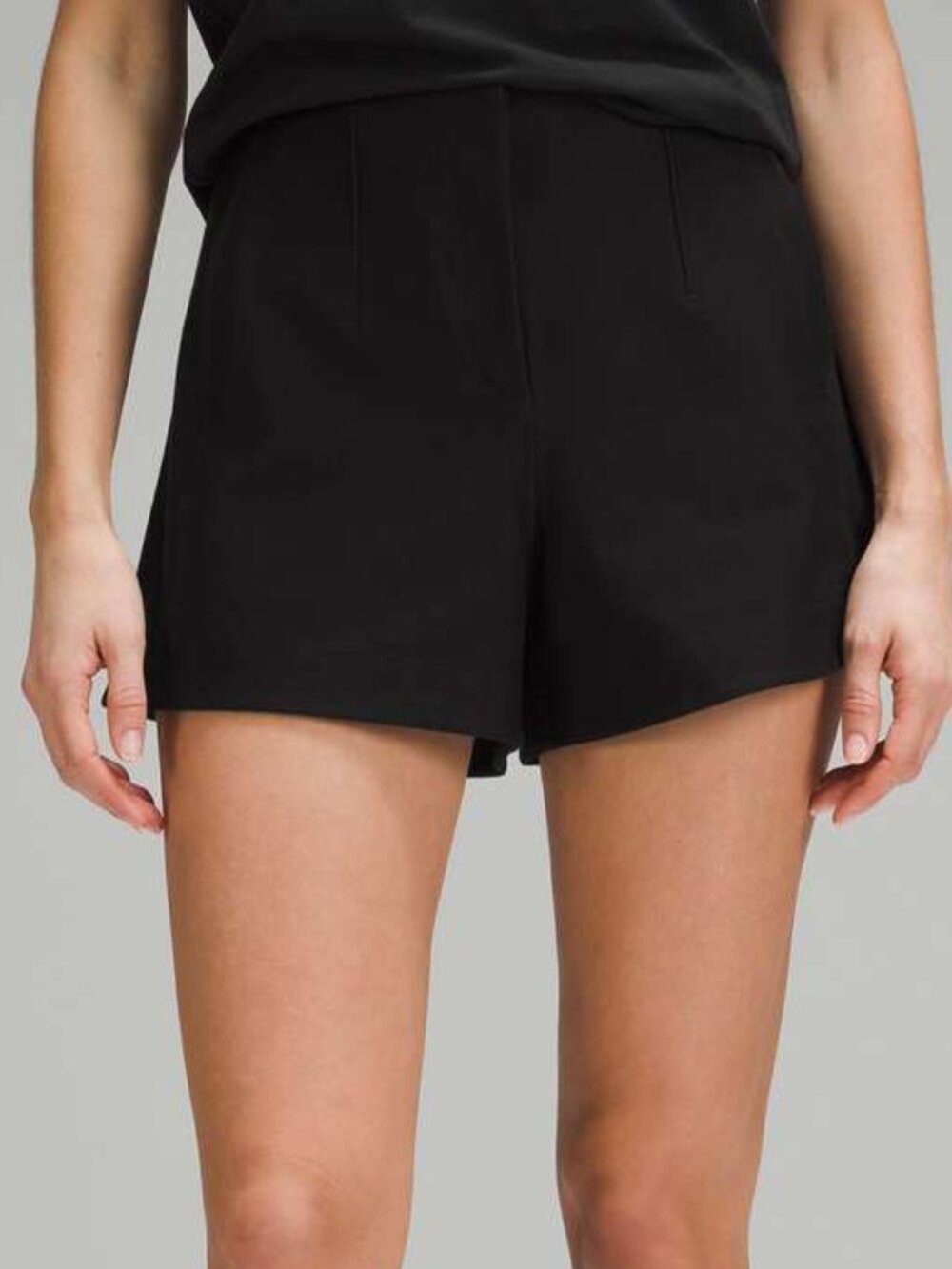 Lululemon  Utilitech Relaxed-Fit High-Rise Short 3.5" | Size 10